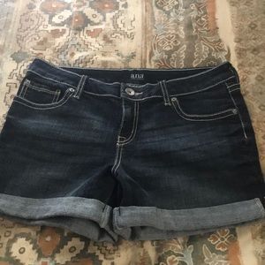 Mid-Rise a.n.a Shorts